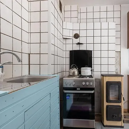 Home, A Simple House 公寓 *