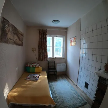 Home, Artapart Turi